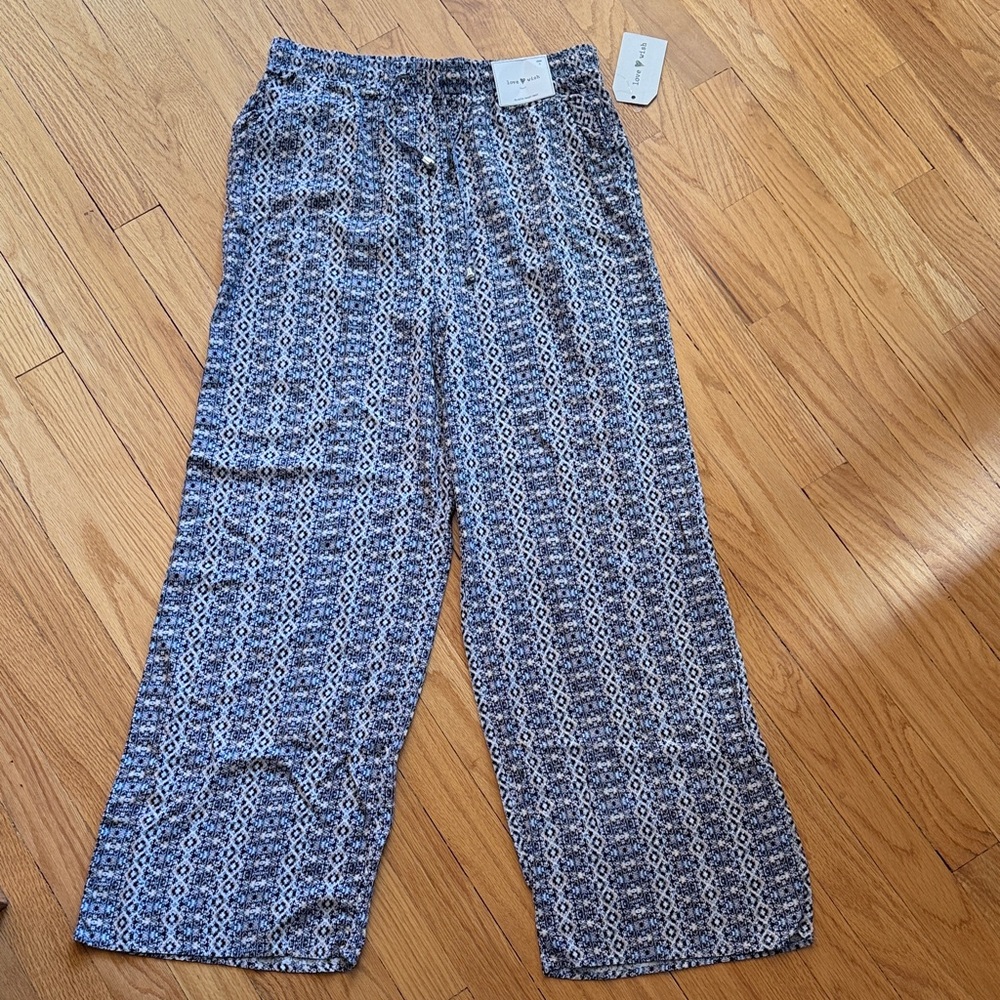 🧶$5 Patterned Blue and White Pants